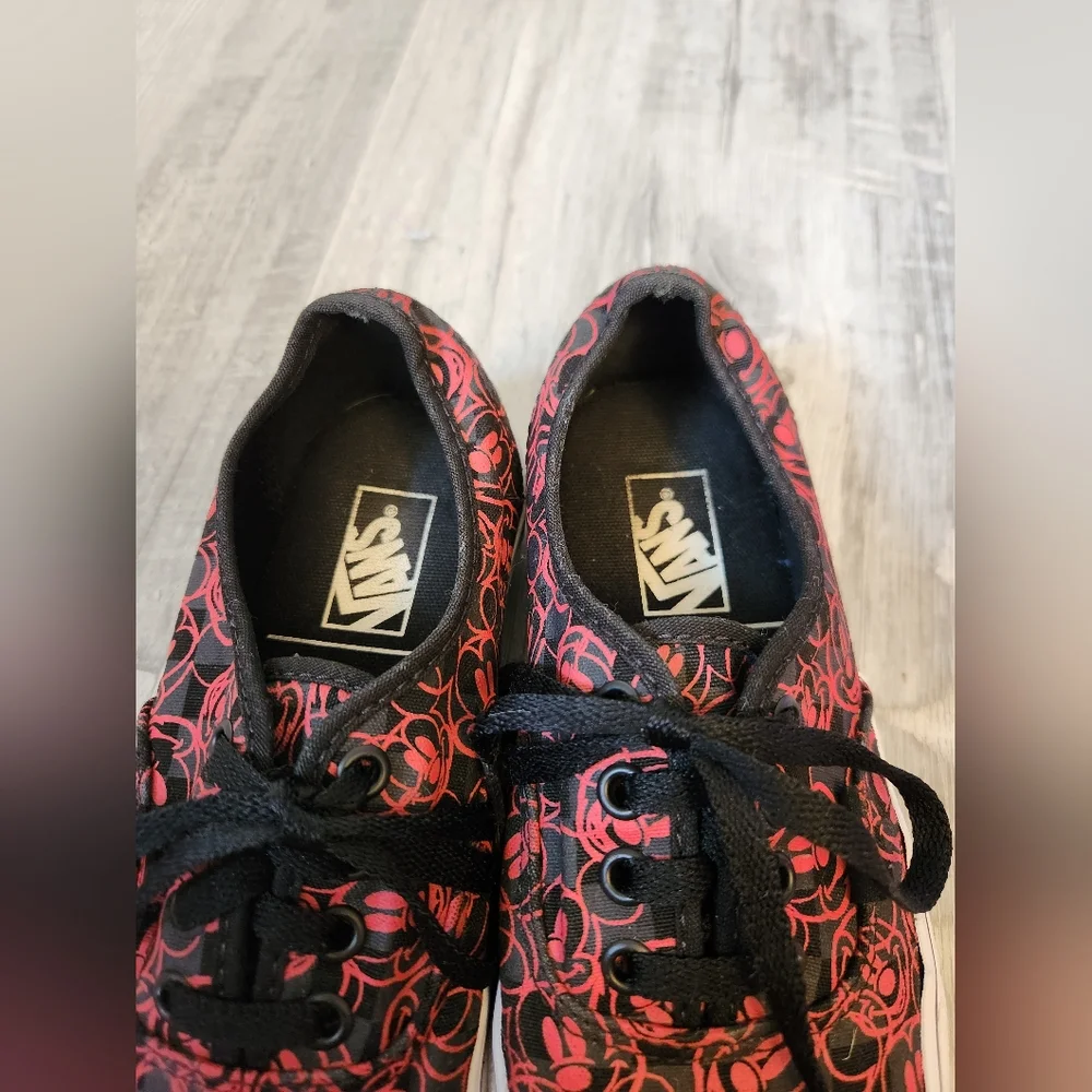 Vans x Disney Mickey Mouse Lace Up Sneaker Size Women's 5.5 Men's 4